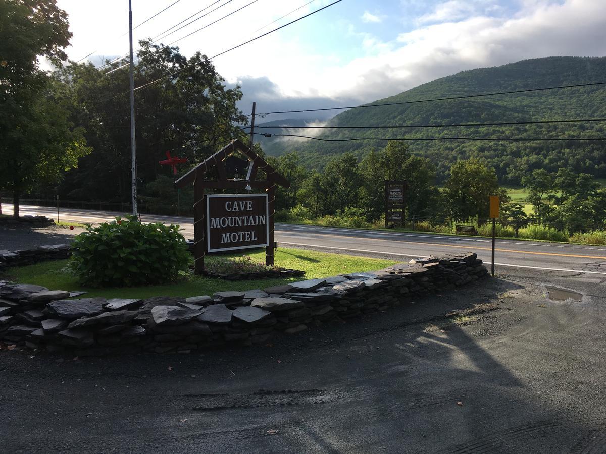 Cave Mountain Motel Виндхам Экстерьер фото